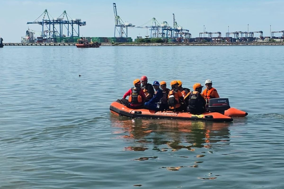 SAR gabungan cari nelayan tenggelam di perairan New Port Makassar