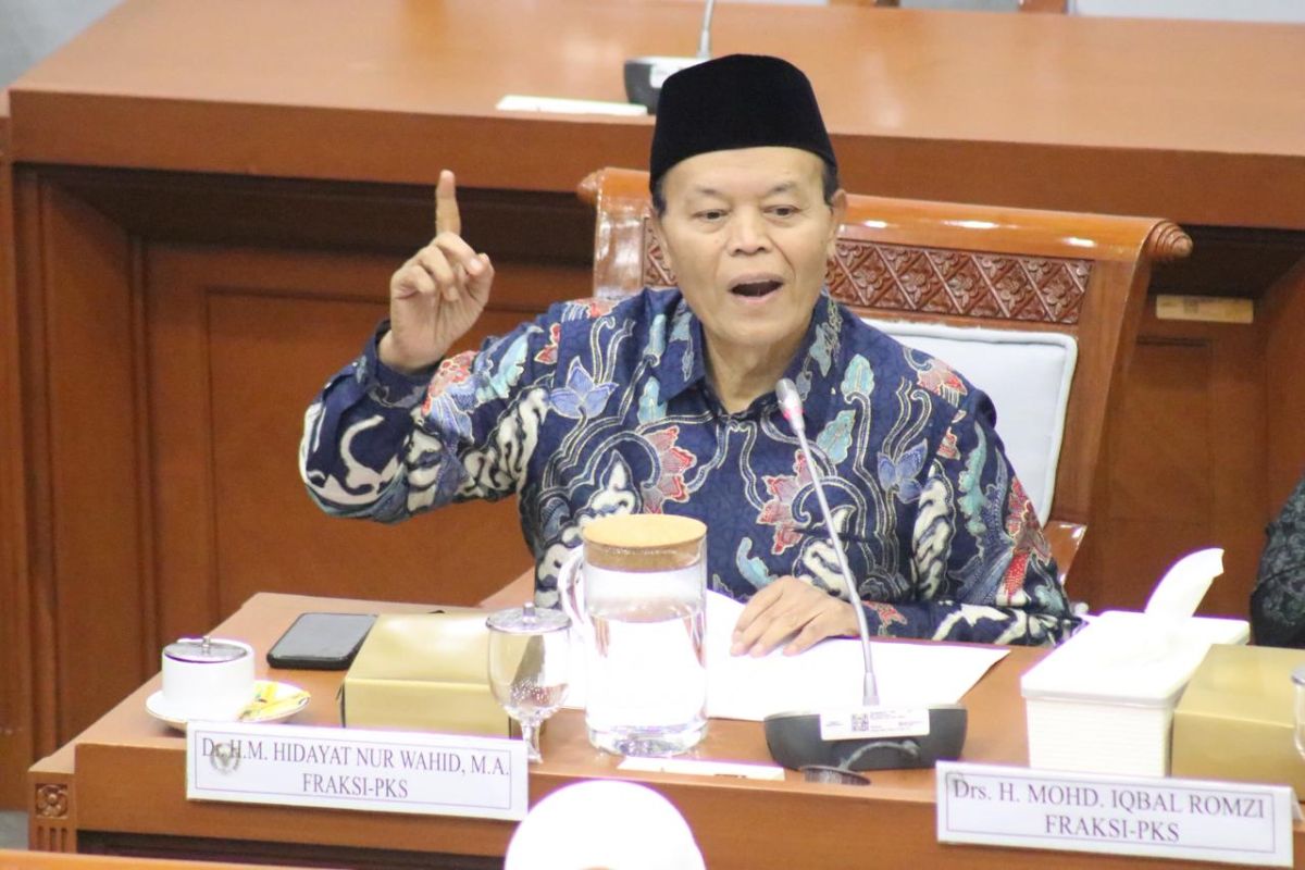 Pimpinan MPR ingatkan Prabowo konsisten konstitusi soal mediasi