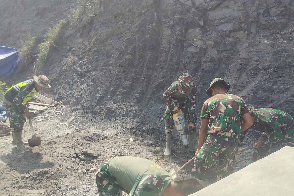 TNI bangun jembatan gantung buka akses antardesa di Aceh Tengah