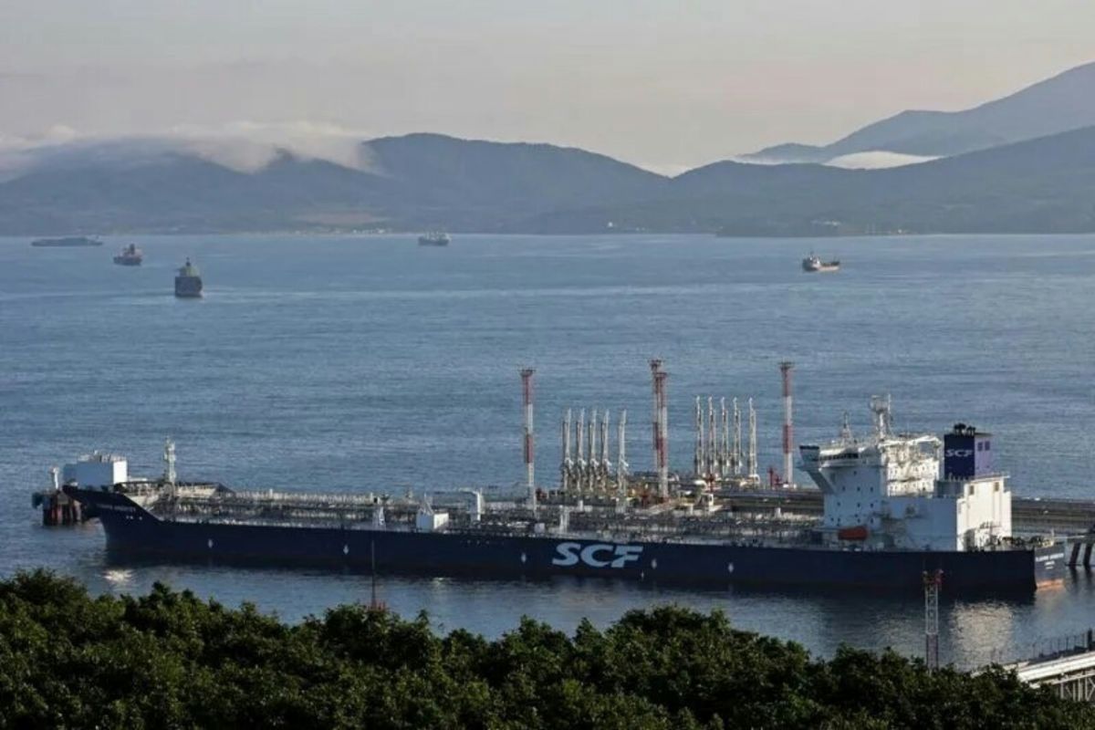 AS cabut pembatasan, 100 juta barel minyak Rusia terdampak