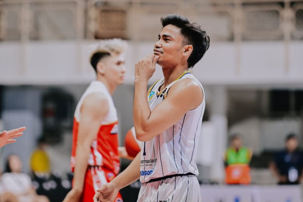 Hawks kalahkan Rajawali 99-82, Yesaya Saudale nyaris Triple-Double