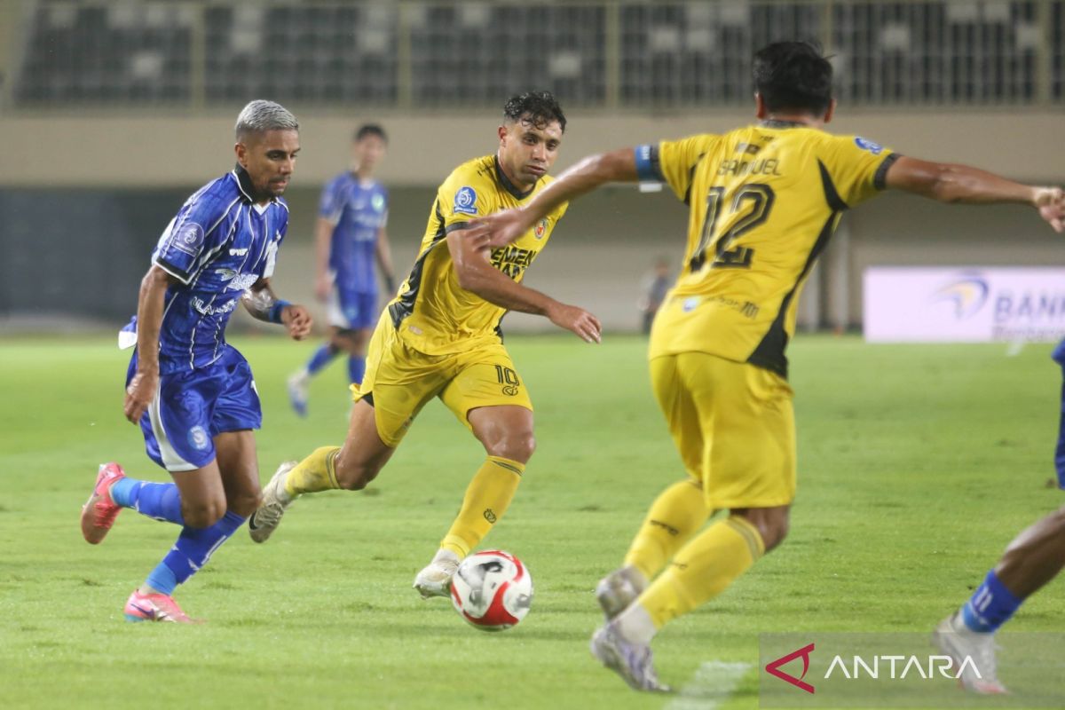 Debut dan menang bersama Semen Padang, Imran Nahumarury bersyukur