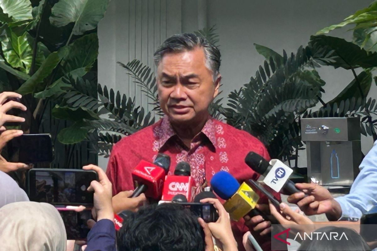 Dino: Dewan Perdamaian bukan solusi akhir, RI harus waspadai AS-Israel