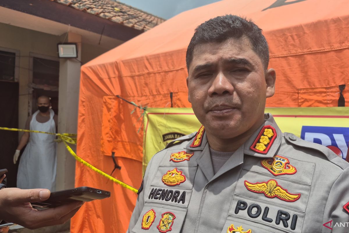 Polda Jabar: 16 kantong jenazah korban longsor Cisarua sudah ditemukan