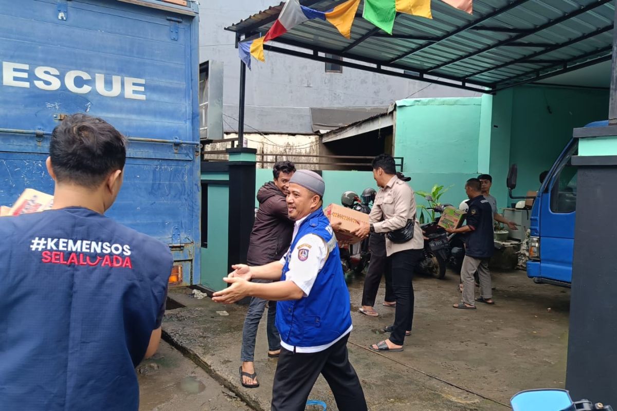 Gubernur Sulsel kerahkan tim Tagana dan Dinsos bantu korban banjir