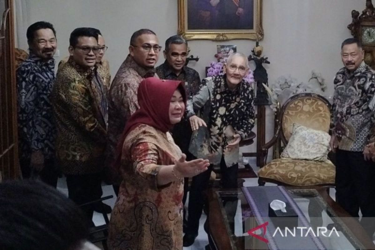 Try Sutrisno perjuangkan amandemen UUD 45 ke-5 hingga akhir hayat