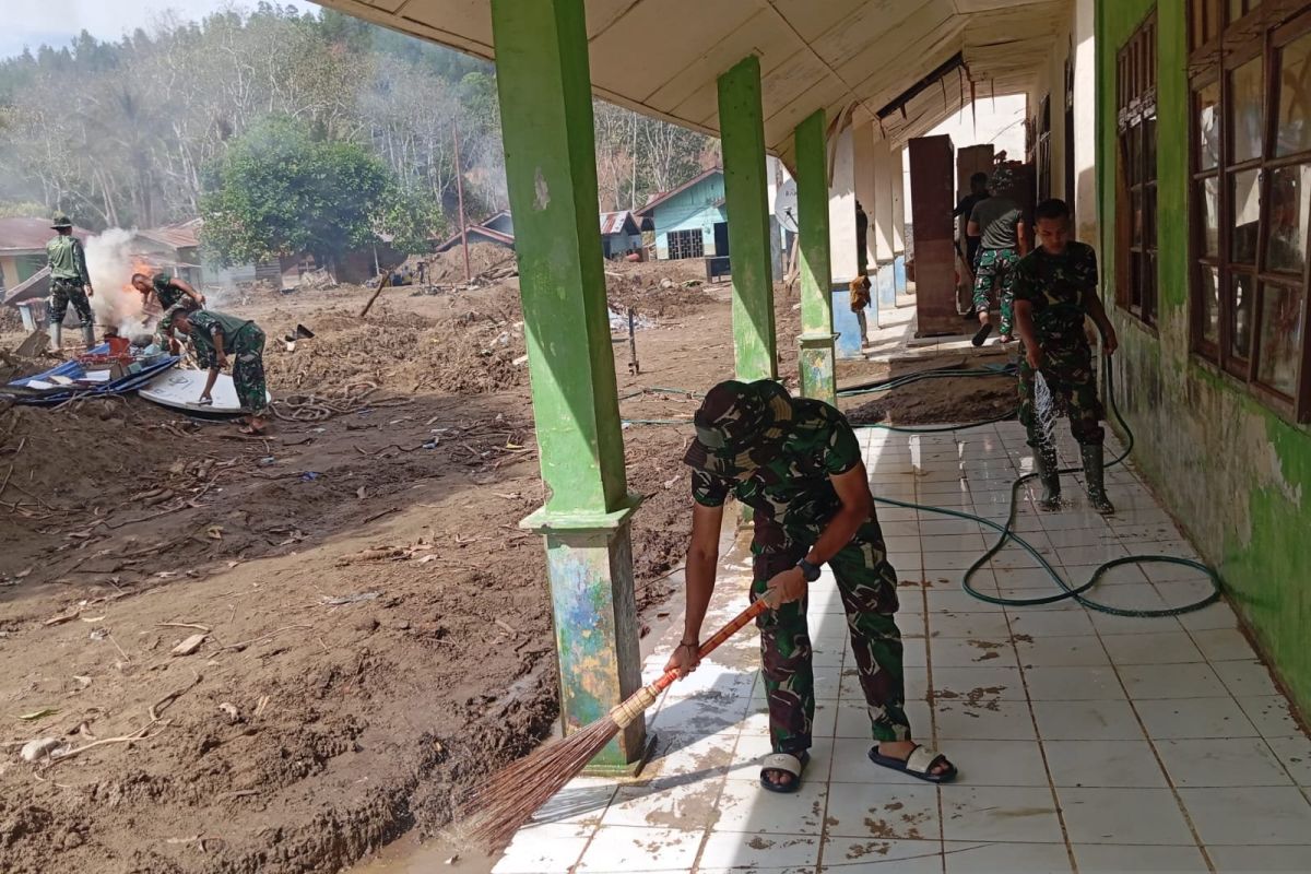 TNI AD pastikan sekolah rusak akibat bencana di Aceh diperbaiki