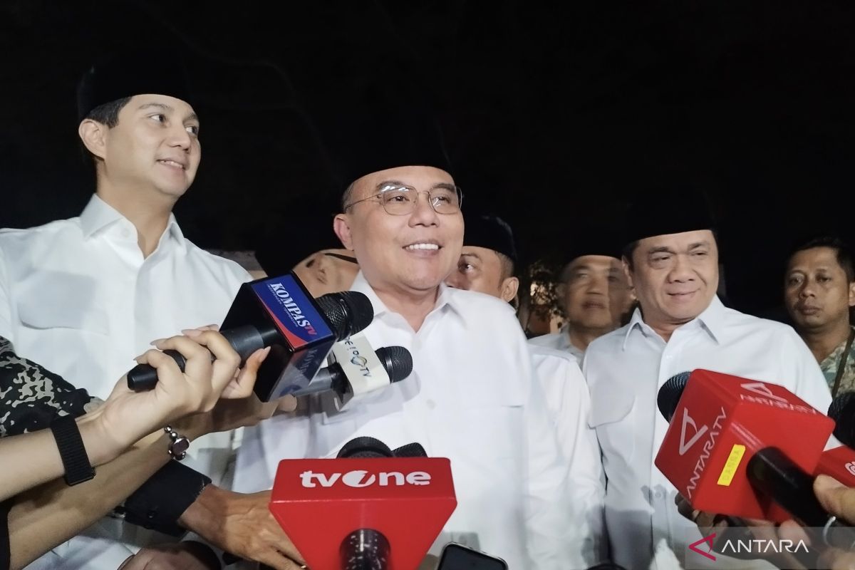 Prabowo berpesan agar kader dekat dengan rakyat saat HUT Gerindra