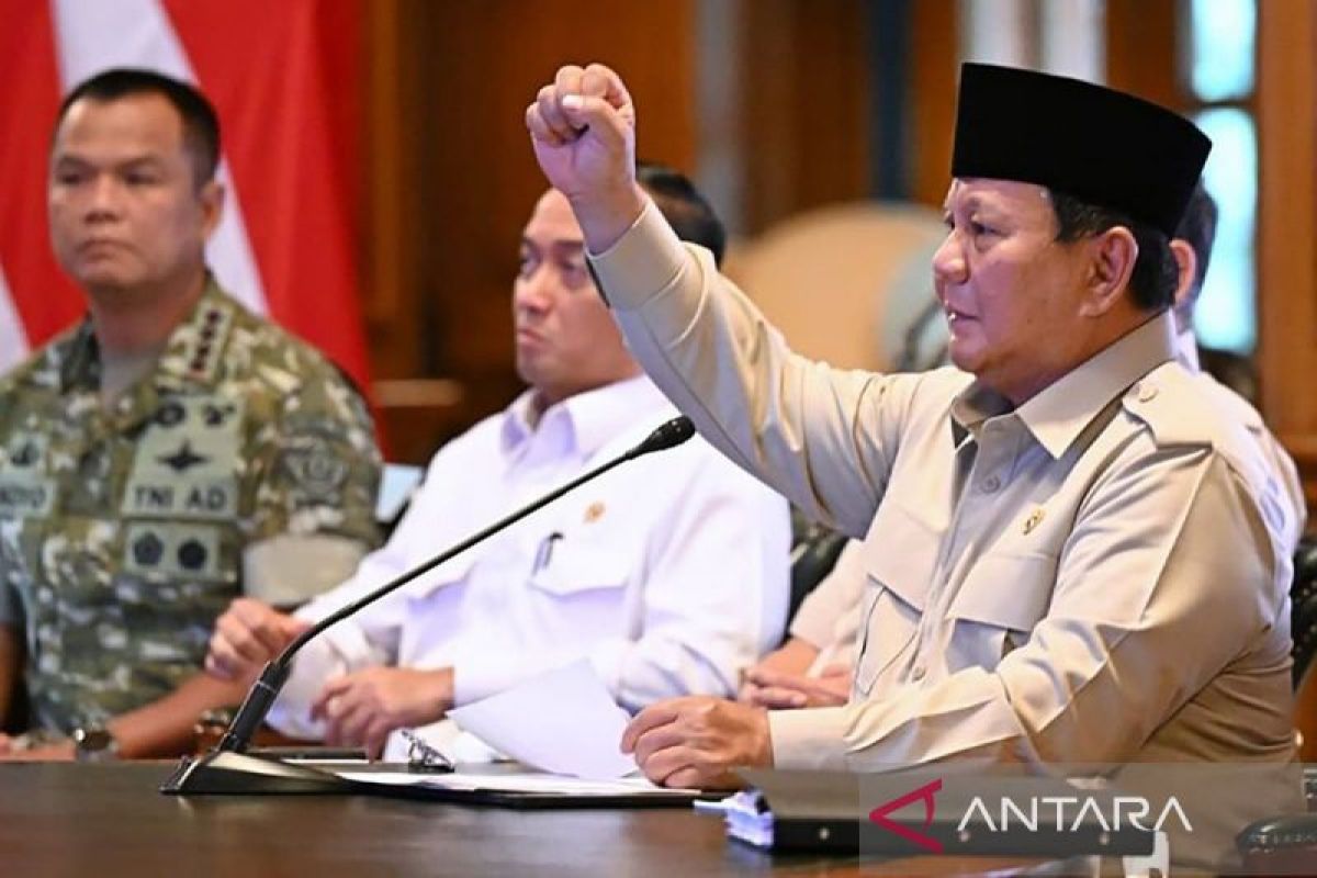 Politik kemarin, ada pejabat mengecewakan hingga kepala daerah siaga