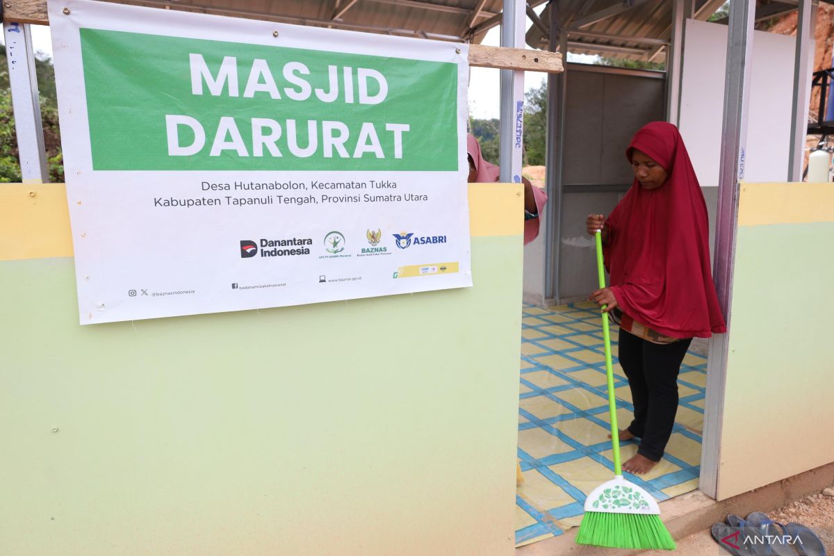 Penyintas bencana di Hutanabolon sambut gembira bantuan masjid Baznas