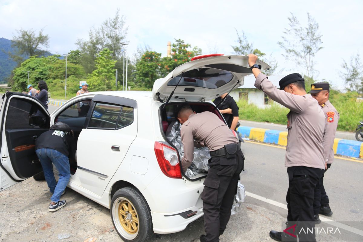 Polda Papua Barat sita senjata tajam saat Operasi Pekat di Manokwari