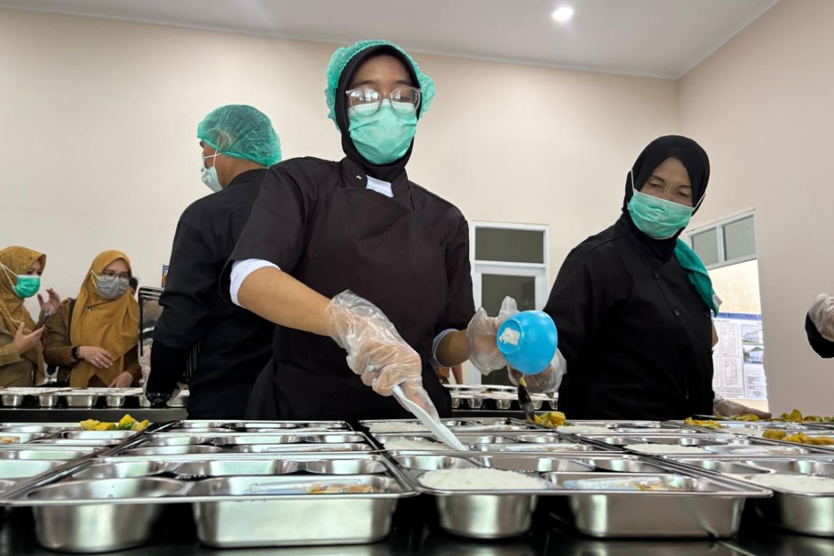 BGN hentikan sementara 717 SPPG di Indonesia Timur belum miliki SLHS