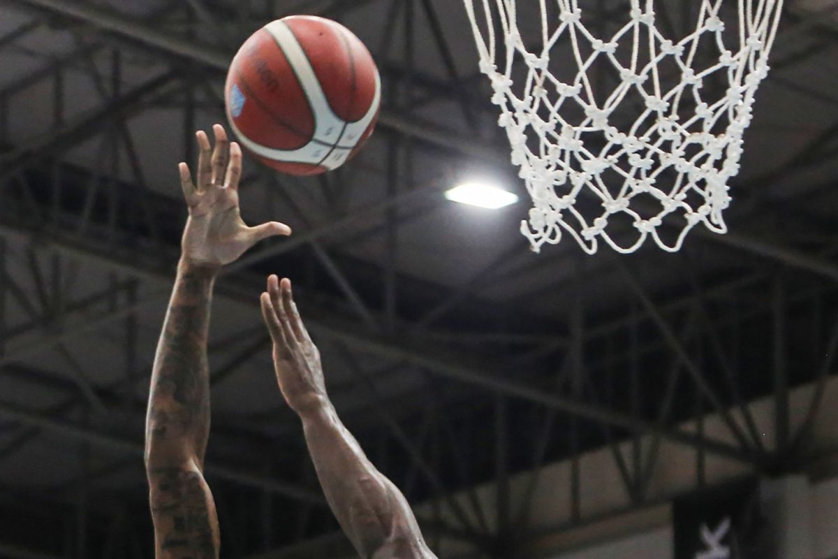 Teemo Tan versus Antoni Erga warnai laga Satya Wacana kontra Hornbills