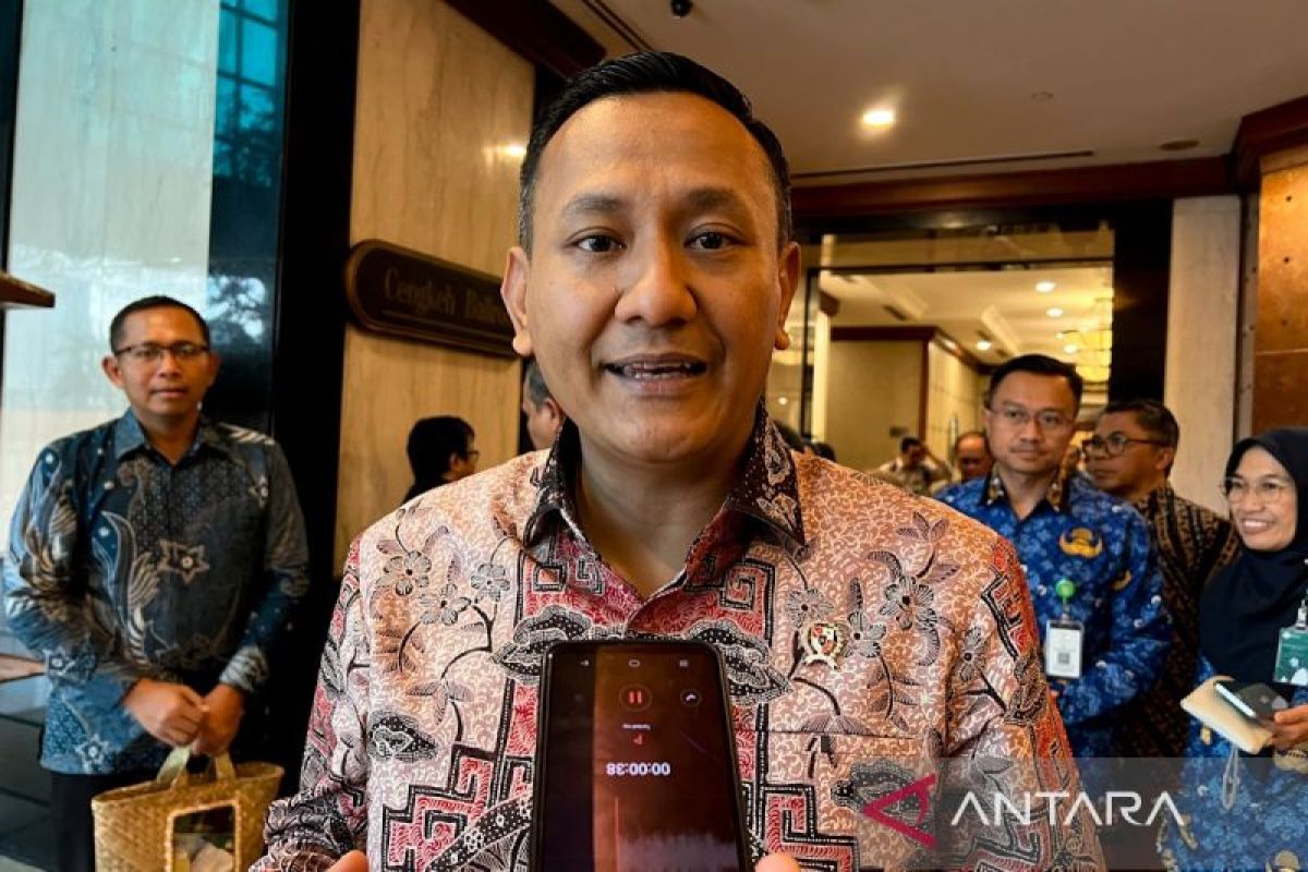Wamenhut pastikan hasil audit 24 PBPH di Sumatra diumumkan