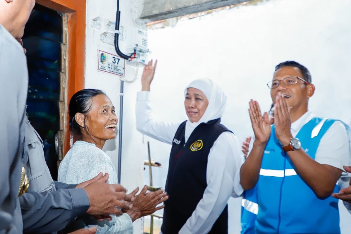 Khofifah siapkan listrik gratis bagi 3.400 rumah tangga miskin