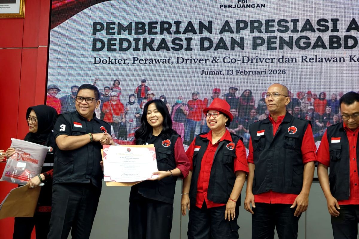 PDIP beri penghargaan relawan kesehatan mengabdi di Sumatera