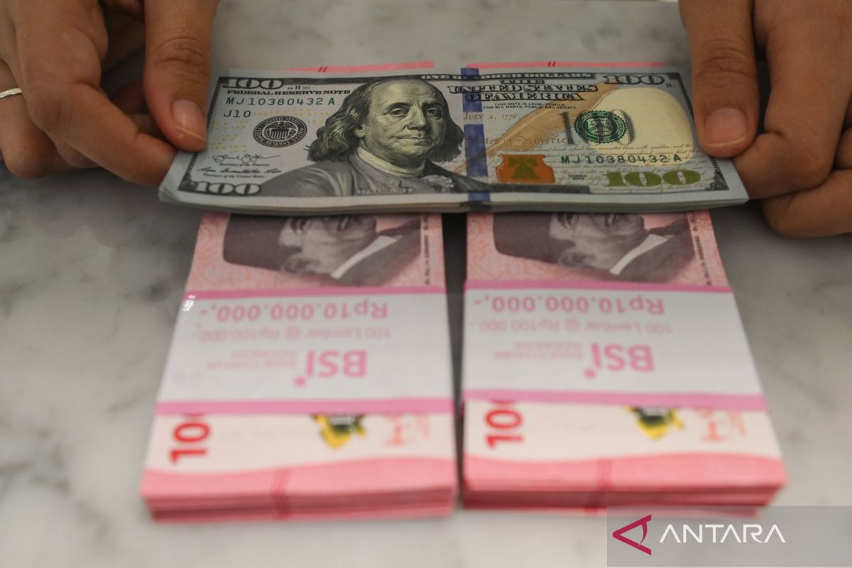 Rupiah Jumat ditutup Rp16.925 per dolar AS seiring konflik di Timteng