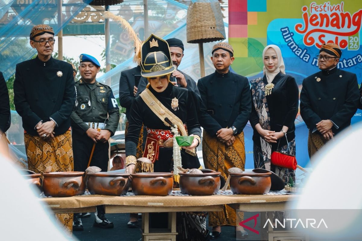 Wakil Wali Kota Surakarta pimpin kirab Festival Jenang