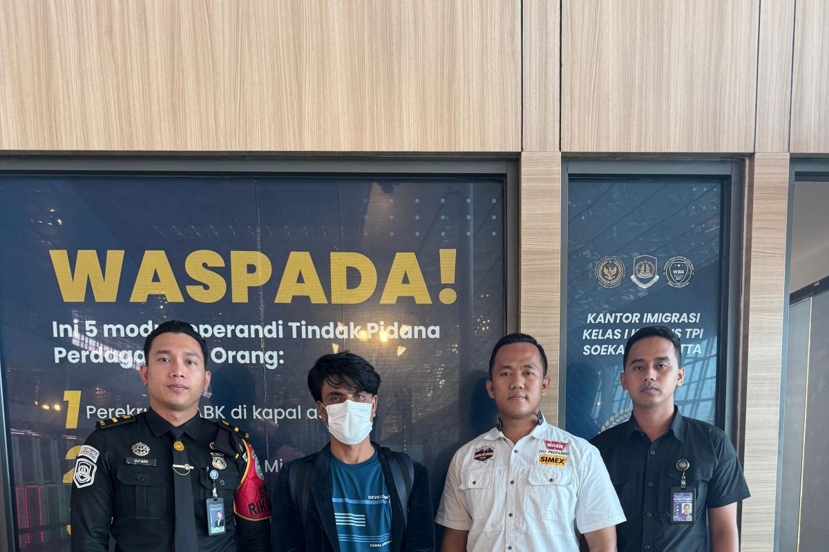 Imigrasi Pangkalpinang deportasi Warga Negara Pakistan