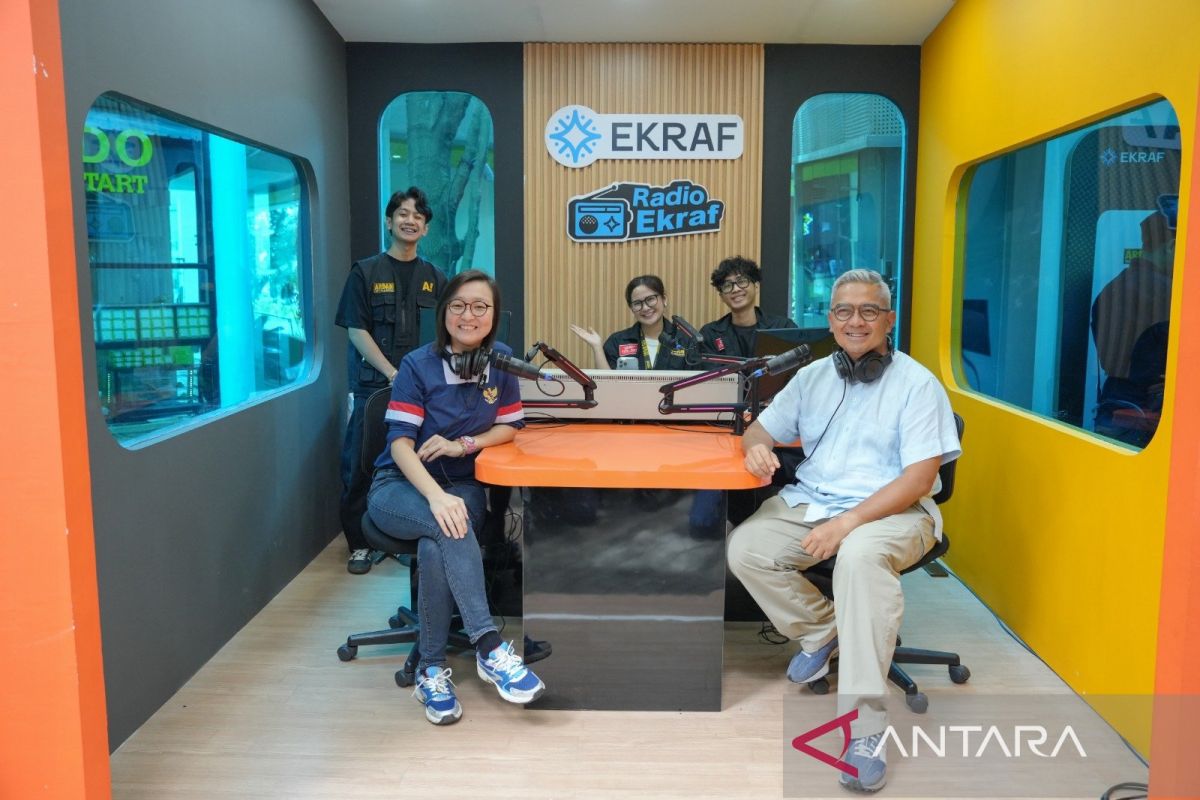 Radio Ekraf Bandung mendorong pengembangan talenta kreatif dari daerah