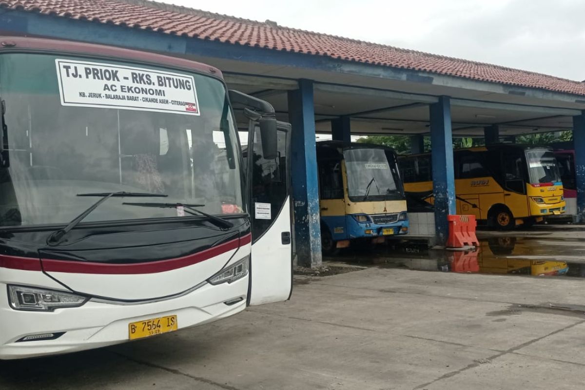 Puncak arus mudik di Terminal Bus Mandala Lebak pada H-3 Lebaran