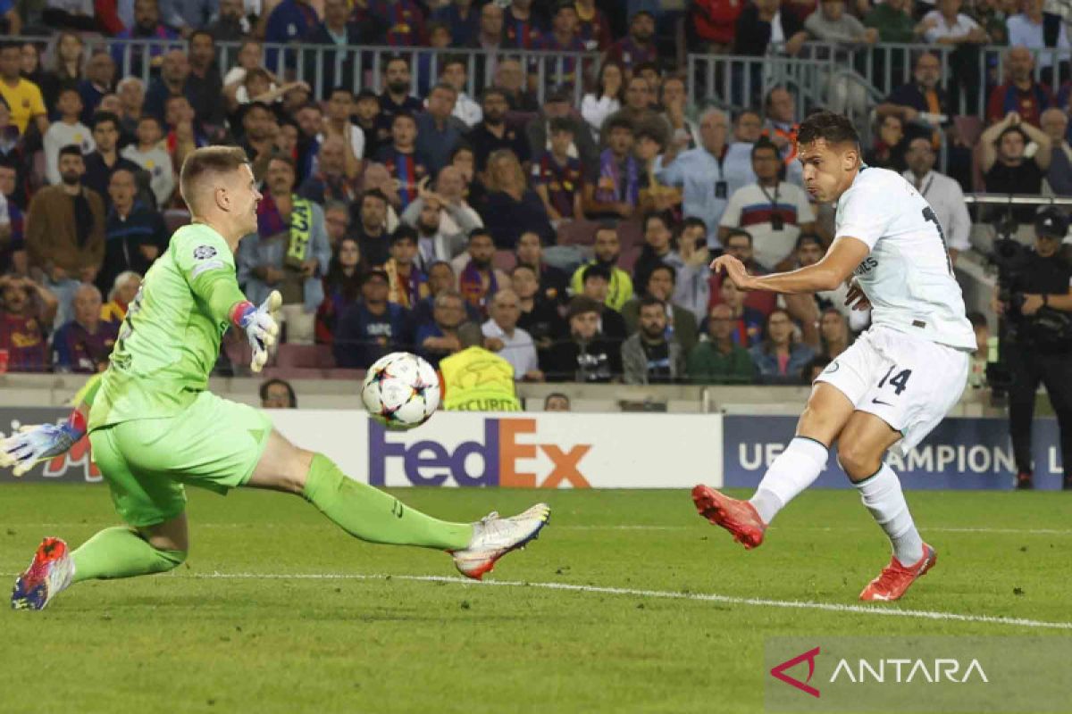 Kiper Barcelona Marc-Andre ter Stegen resmi berseragam Girona