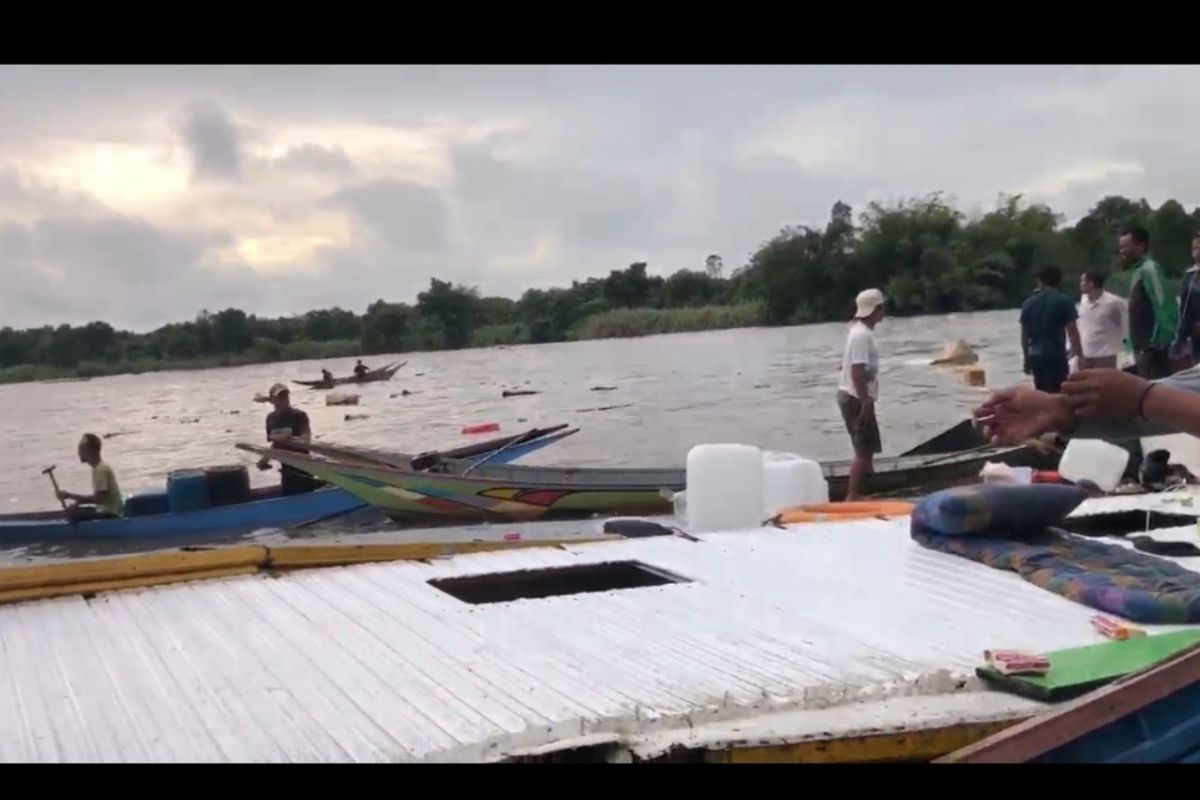 KM Dahlia F3 tenggelam di sungai Mahakam, semua penumpang selamat