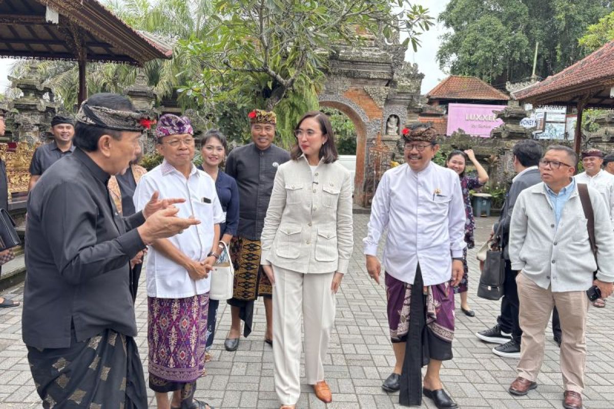 Destinasi wisata favorit saat musim hujan di Indonesia