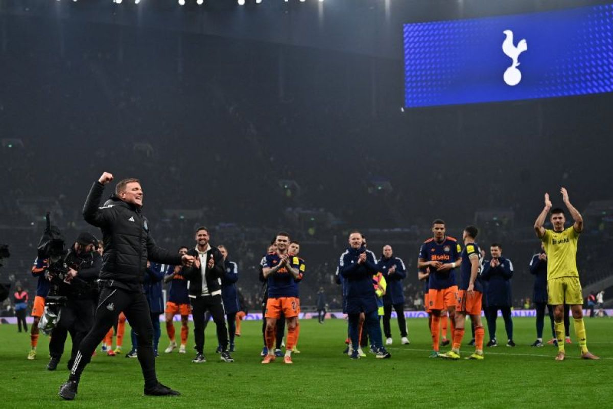 Newcastle kalahkan Spurs, Howe: Itu pertandingan aneh