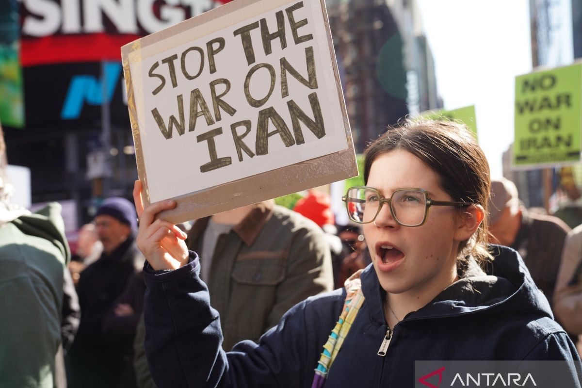 Iran umumkan serangan rudal terbaru ke Israel, pangkalan AS di Timteng