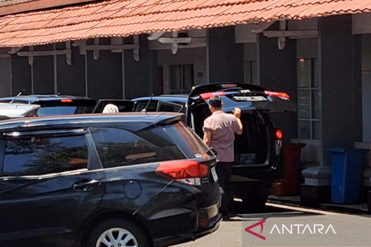 KPK geledah sejumlah ruangan di kompleks Sekretariat Daerah Cilacap