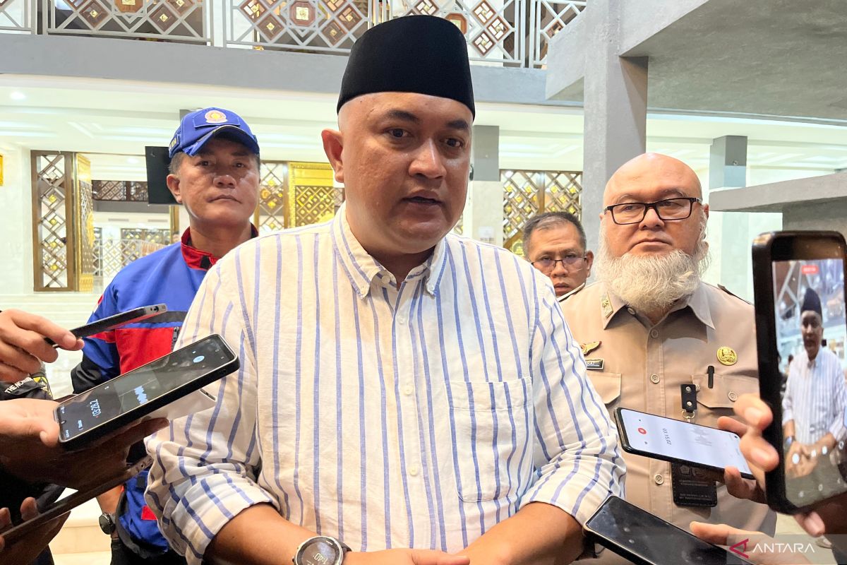 Pemkab Bogor turunkan alat berat tangani 73 rumah terendam