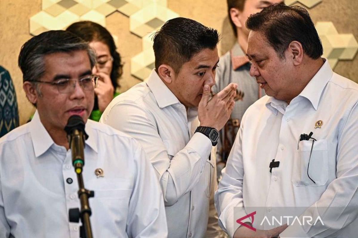 Seskab: THR ASN dan TNI-Polri cair 100 persen