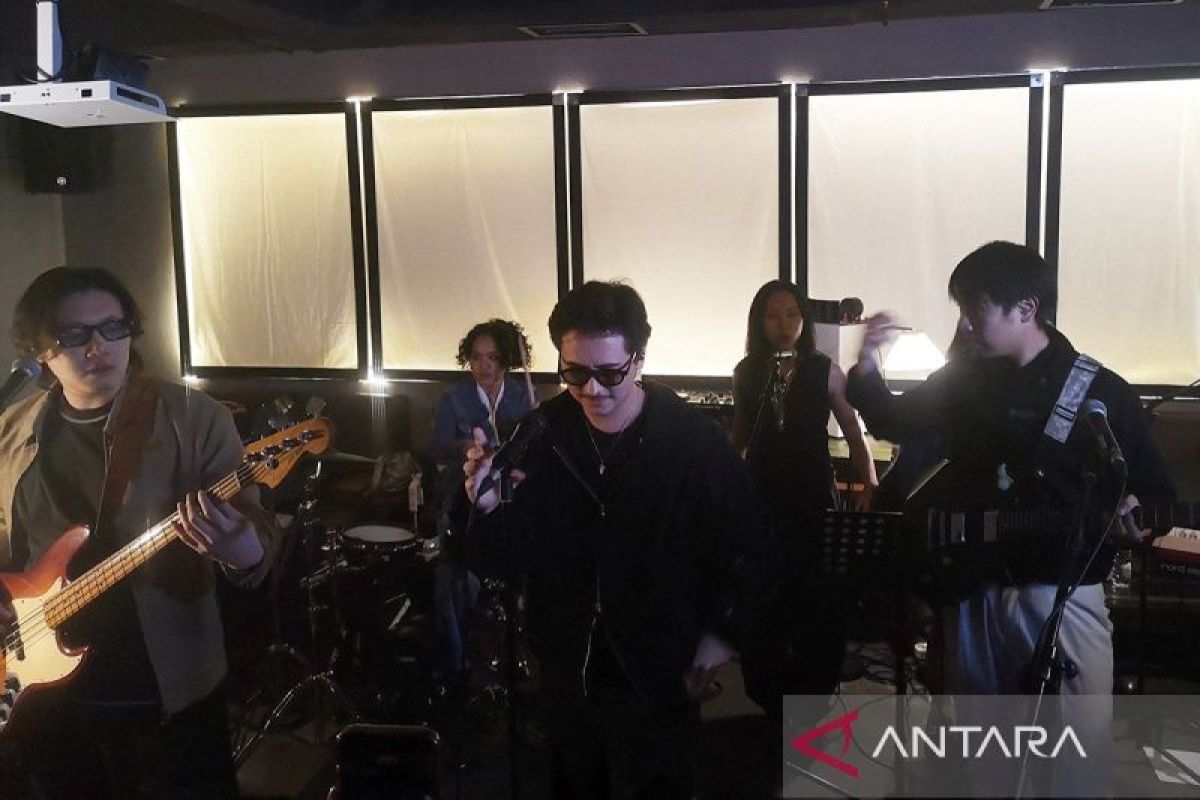 Jerome Kurnia rindu sang ayah di hari peluncuran album Ricecooker