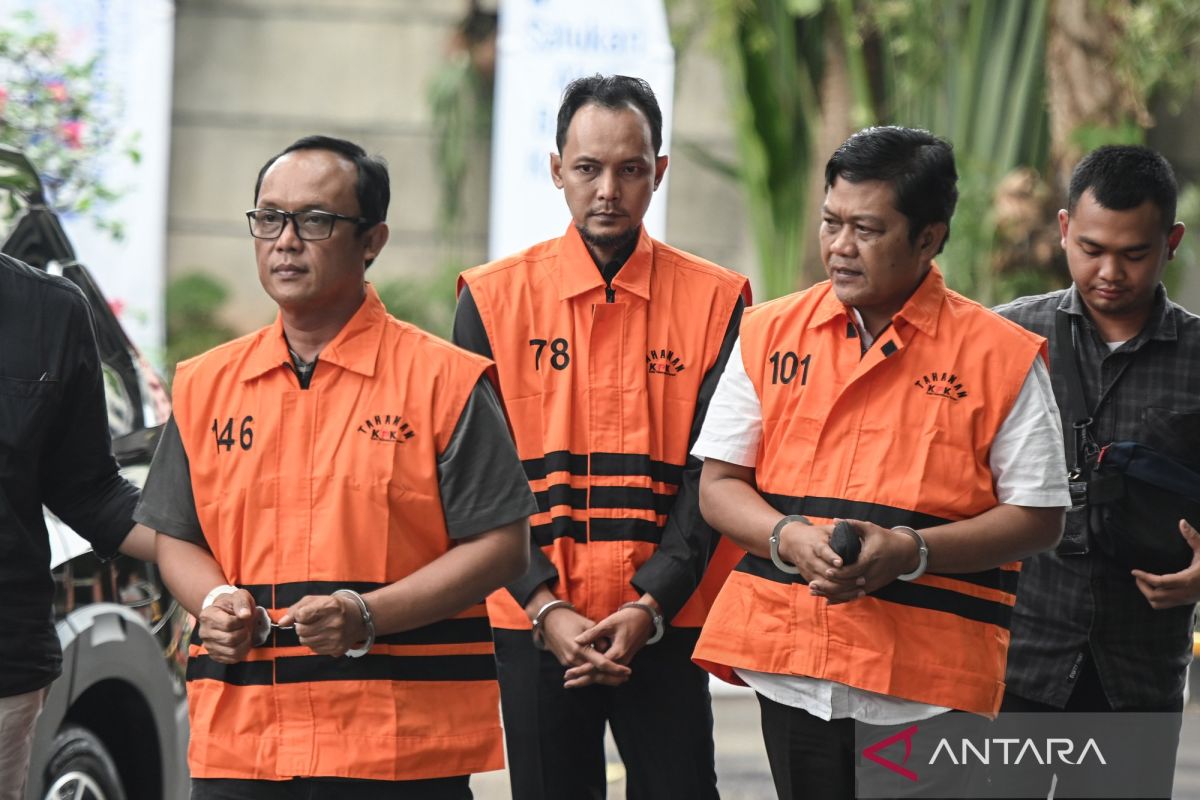 KPK periksa Sekretaris DPRD Lampung Tengah dalam kasus Ardito Wijaya