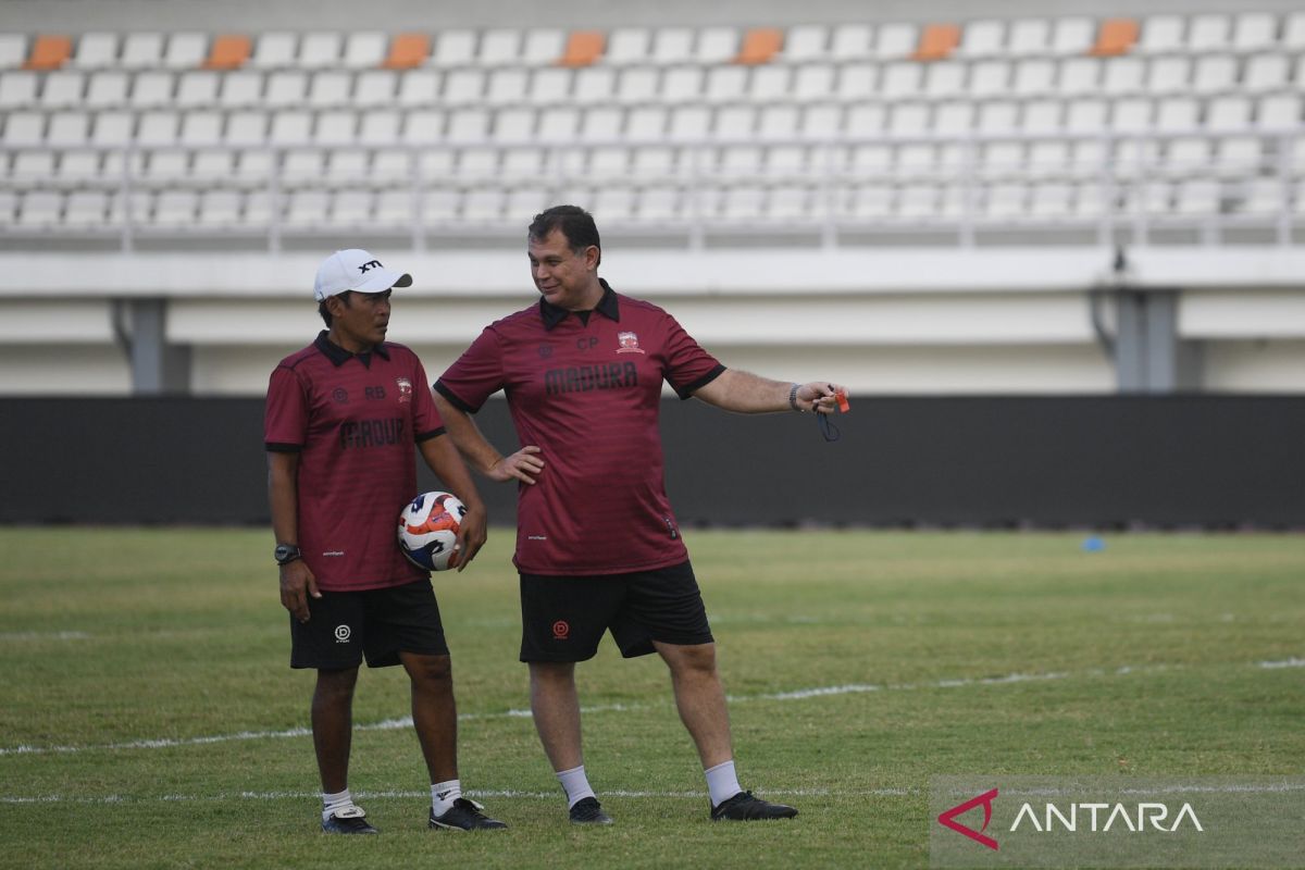 Pelatih Madura takjub dengan SUGBK, teringat stadion di Piala Dunia