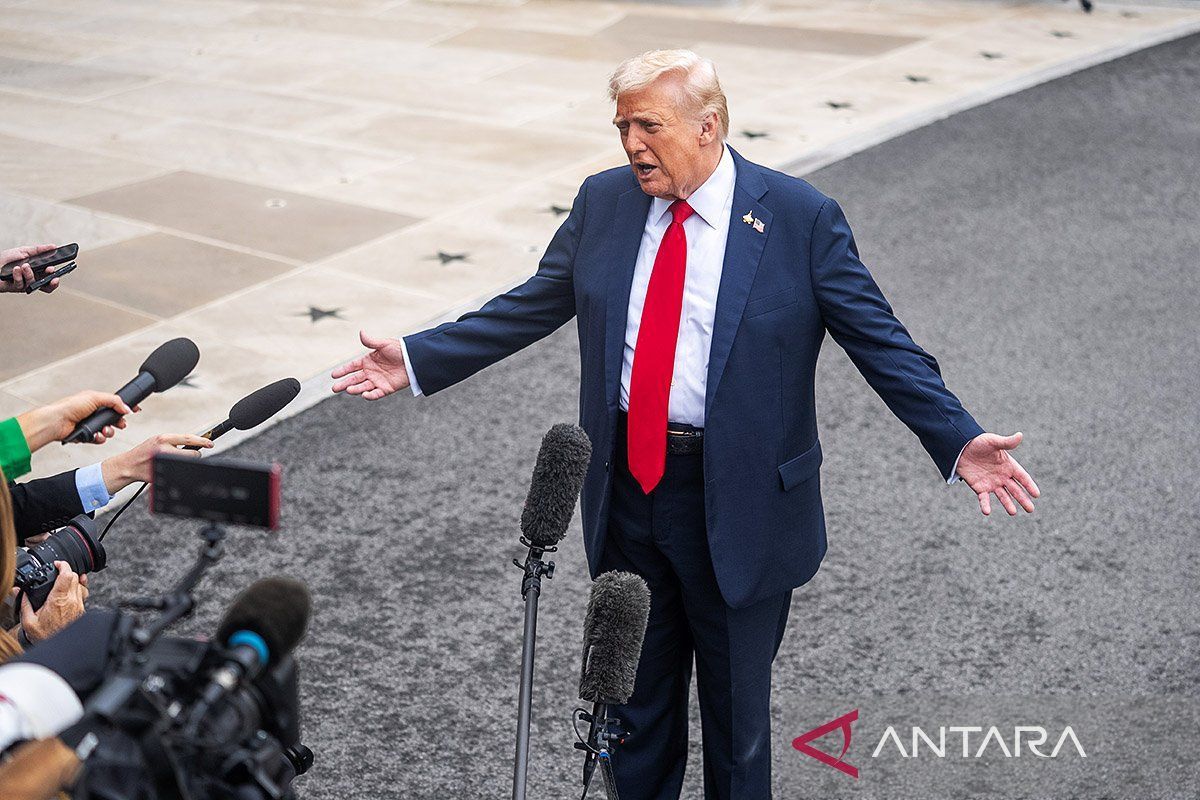 Survei: Harga bensin melonjak, hampir separuh warga AS salahkan Trump