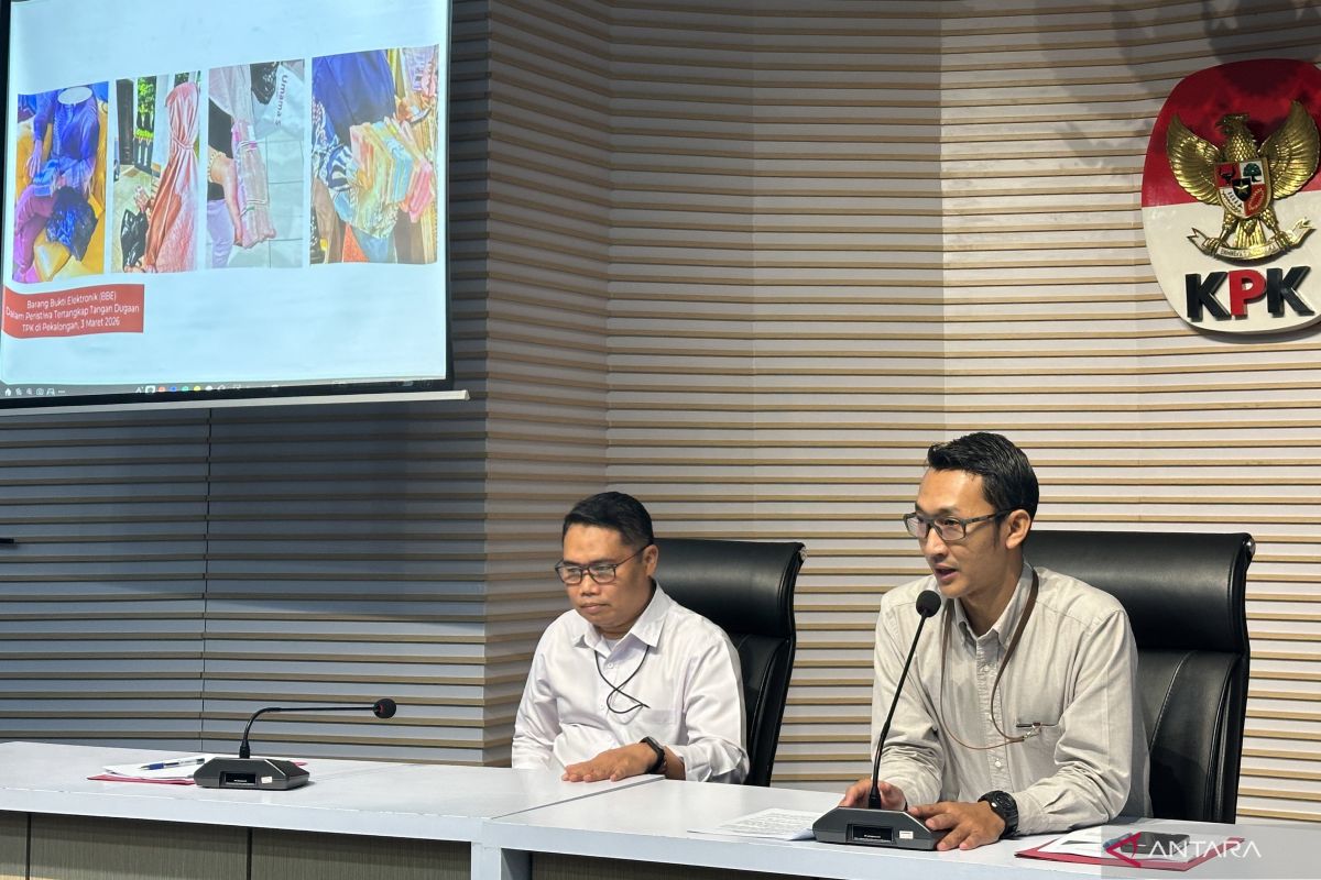 KPK ungkap suami-anak Fadia Arafiq terima uang korupsi hingga Rp13,7 M