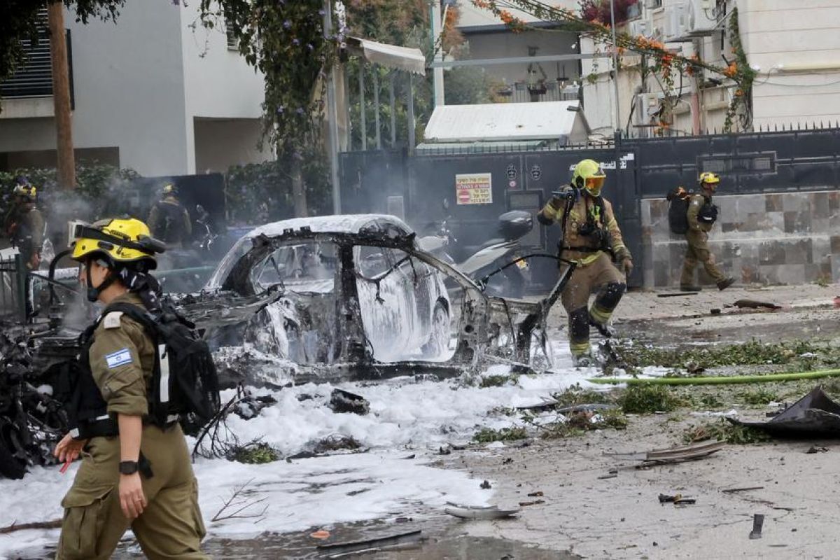 Serangan rudal-drone Iran terus hantam Tel Aviv, pusat ekonomi Israel