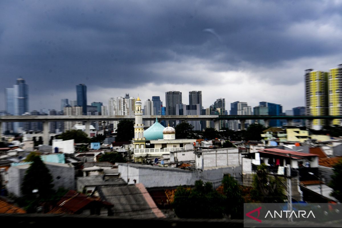 Cuaca Jakarta diperkirakan hujan ringan Jumat malam
