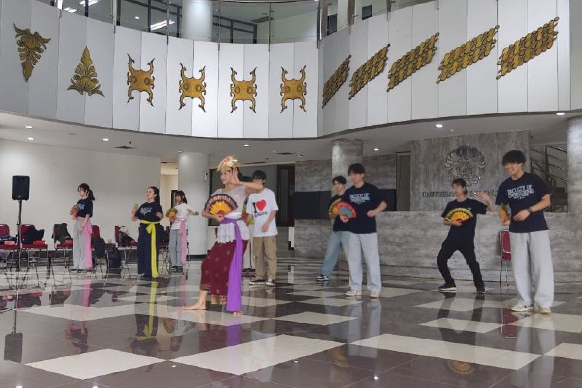 UI kenalkan Gamelan dan Tari Bali ke mahasiswa Jepang