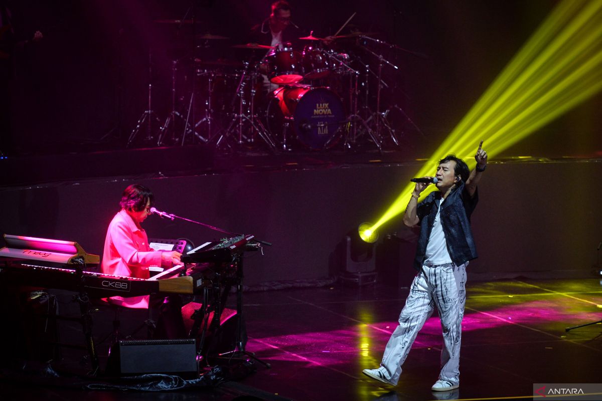 KLa Project hadirkan kenangan dan kejutan dalam konser "LUX NOVA"