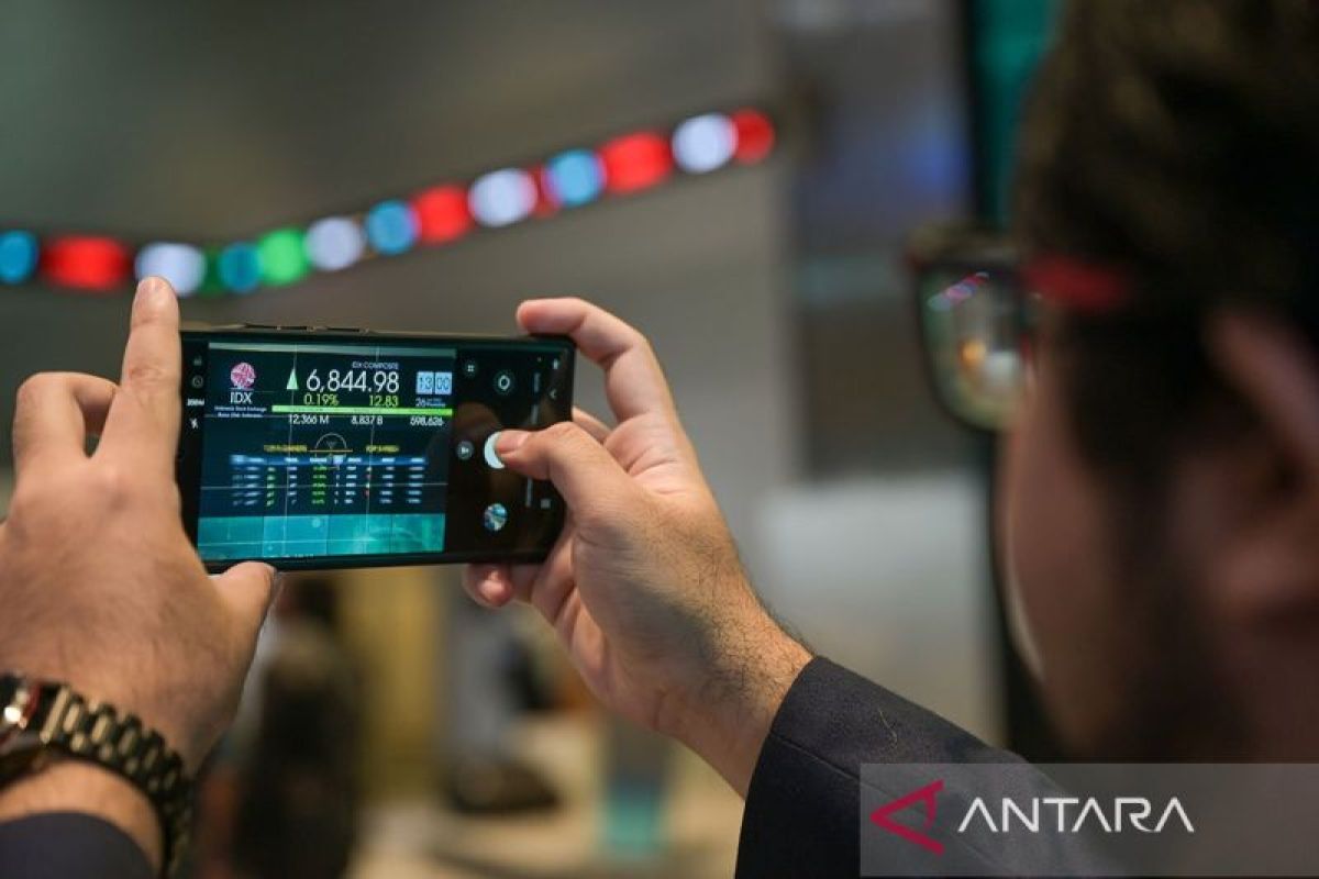 IHSG diprediksi volatile pekan ini dipicu naiknya risiko geopolitik