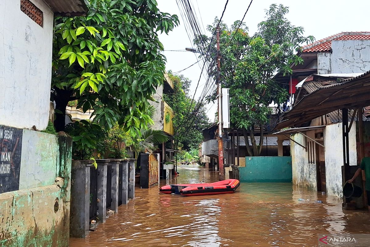 Banjir di Pejaten Timur capai 260 cm pada Jumat pagi