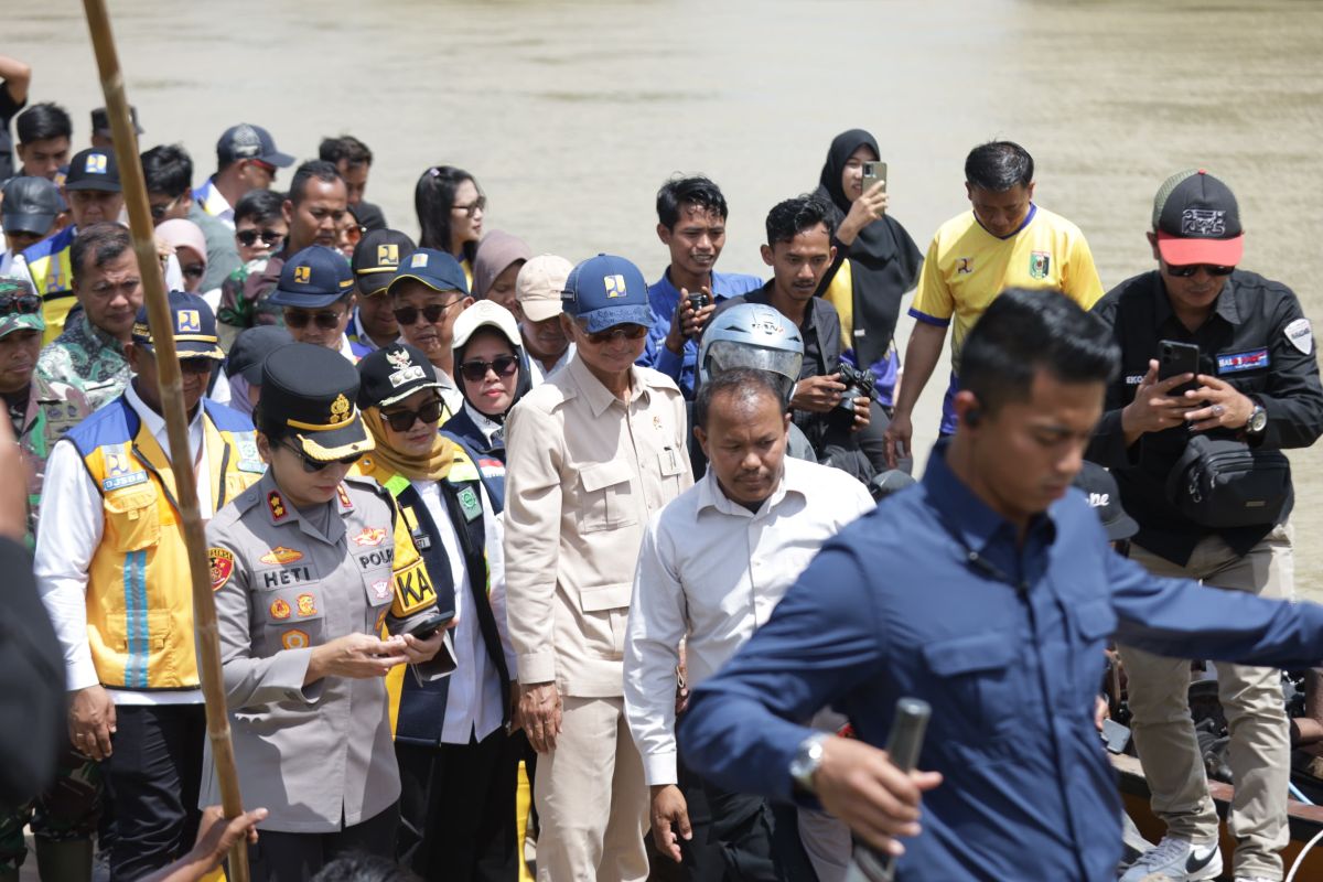 Menteri PU tinjau Jembatan Way Bungur yang mangkrak di Lampung Timur