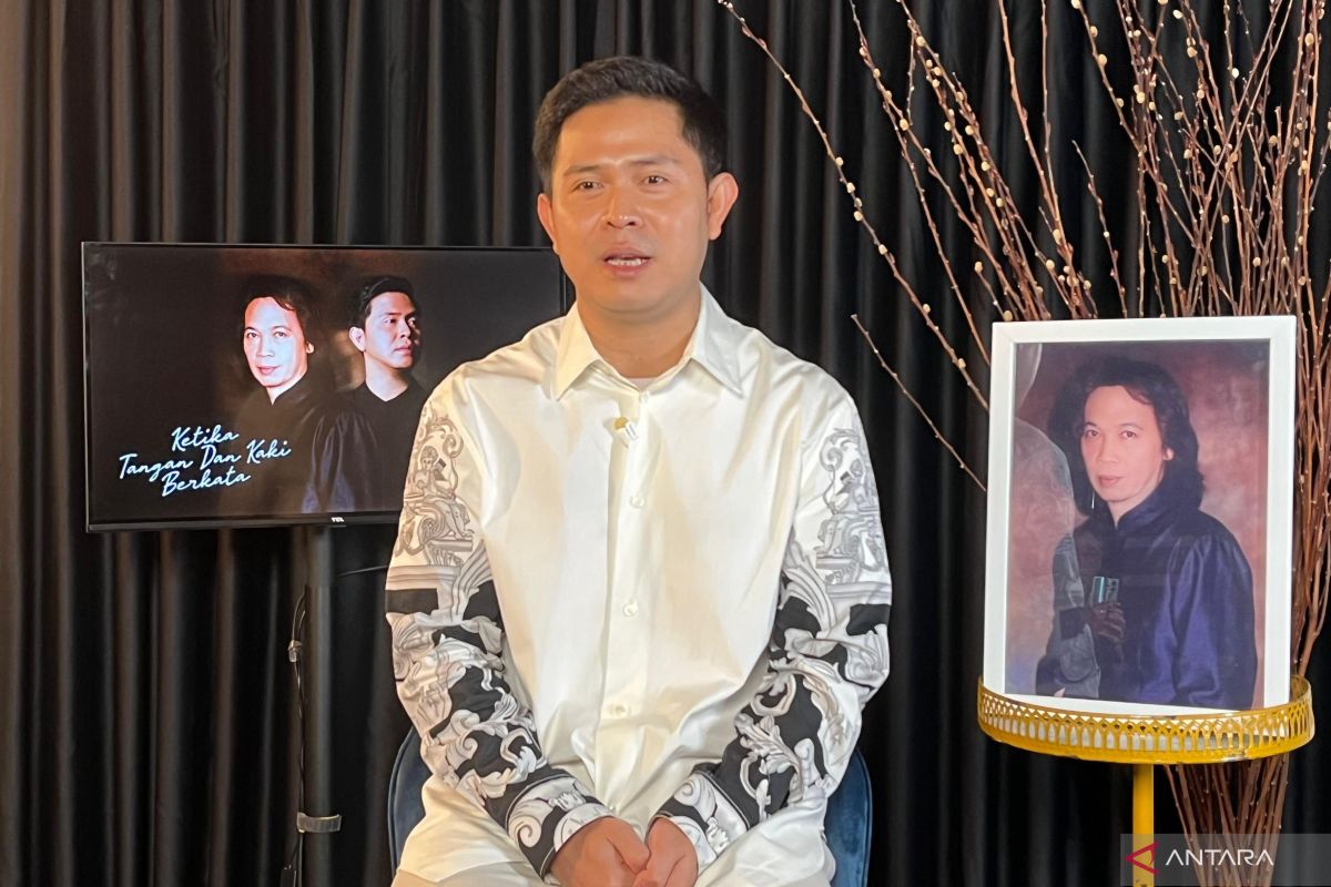 Cakra Khan dan Chrisye duet di lagu “Ketika Tangan dan Kaki Berkata"