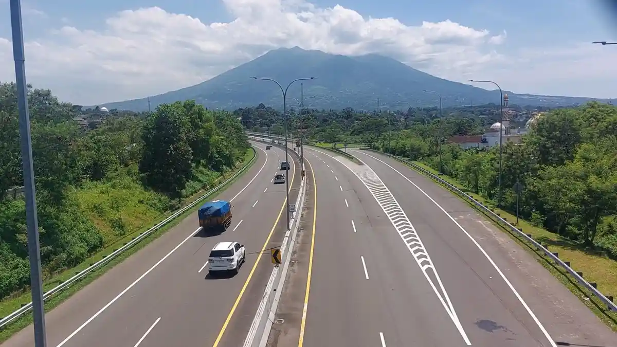 Kondisi Tol Bocimi Sepekan Jelang Lebaran 2026, Tingginya Arus Pemudik Masih Belum Terlihat
