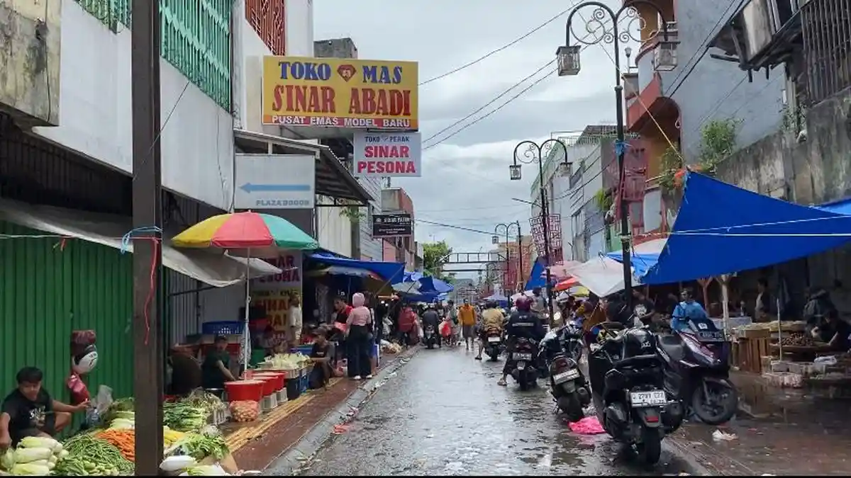 PKL Balik Lagi ke Jalan Pedati, Dishub Kota Bogor Nekat Potong Tiang Lampu Agar Tak Ada yang Jualan