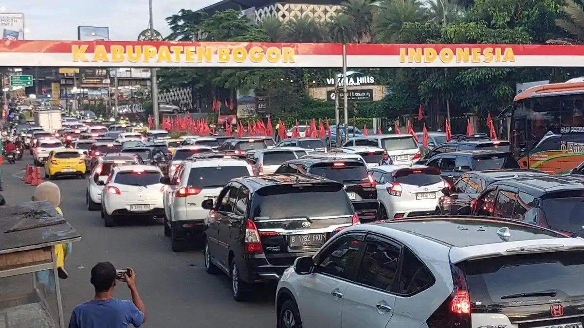 Deretan Titik Langganan Macet di Jalur Puncak Bogor, Pengendara Harus Sabar Antre Panjang