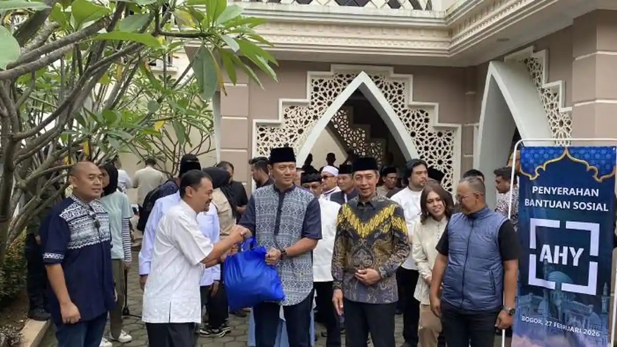 Menteri AHY ke Balai Kota Bogor, 12 DKM Masjid Dapat Bingkisan Bantuan